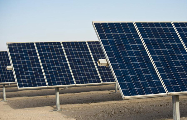 Saudi Arabia shortlists bidders for first solar power project